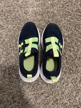 Under Armour Boys Navy Green Slip-On Athletic Shoes Size 6Y